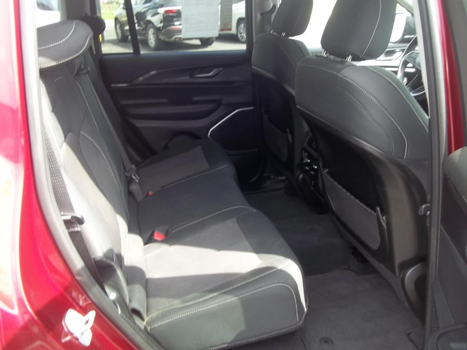 2022 Jeep Grand Cherokee Laredo