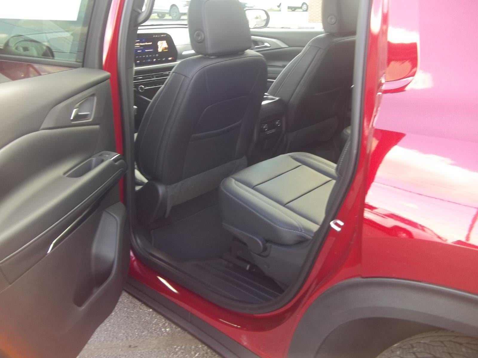 2026 Chevrolet Traverse AWD LT