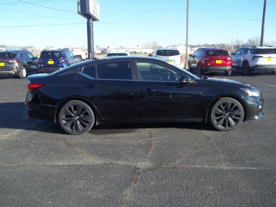 2022 Nissan Altima 2.5 SR