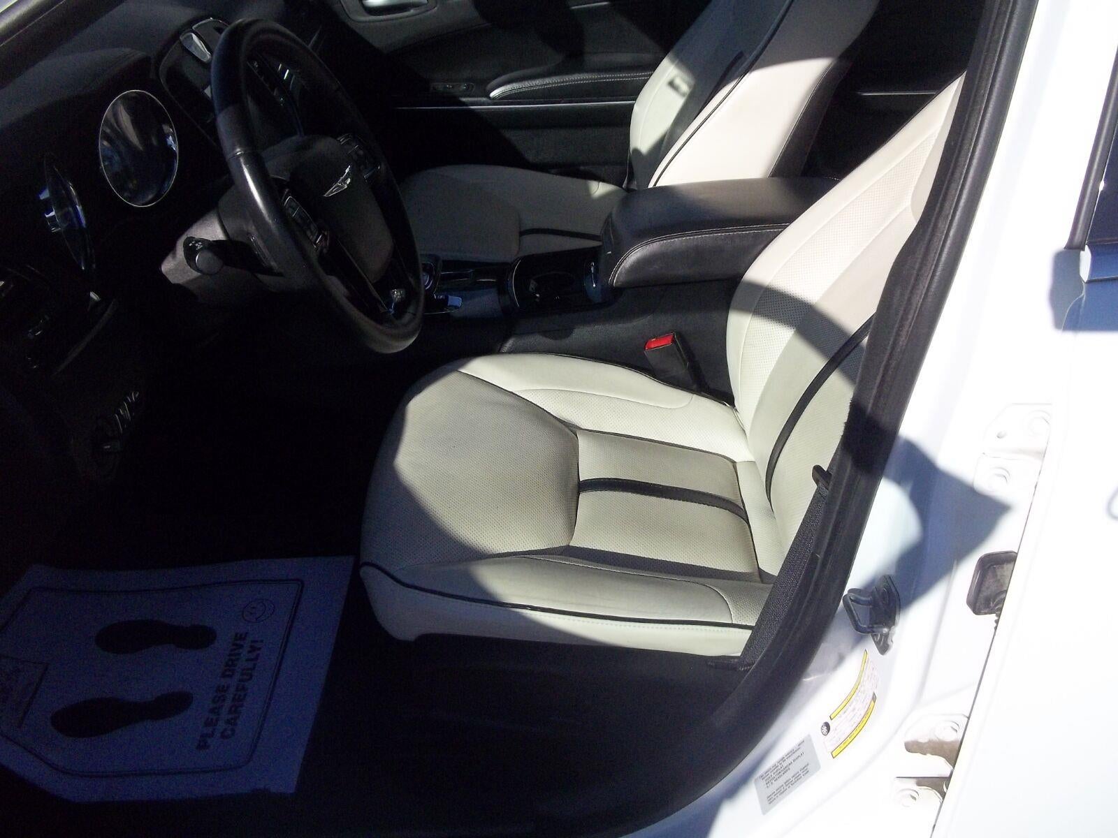 2014 Chrysler 300 Uptown Edition