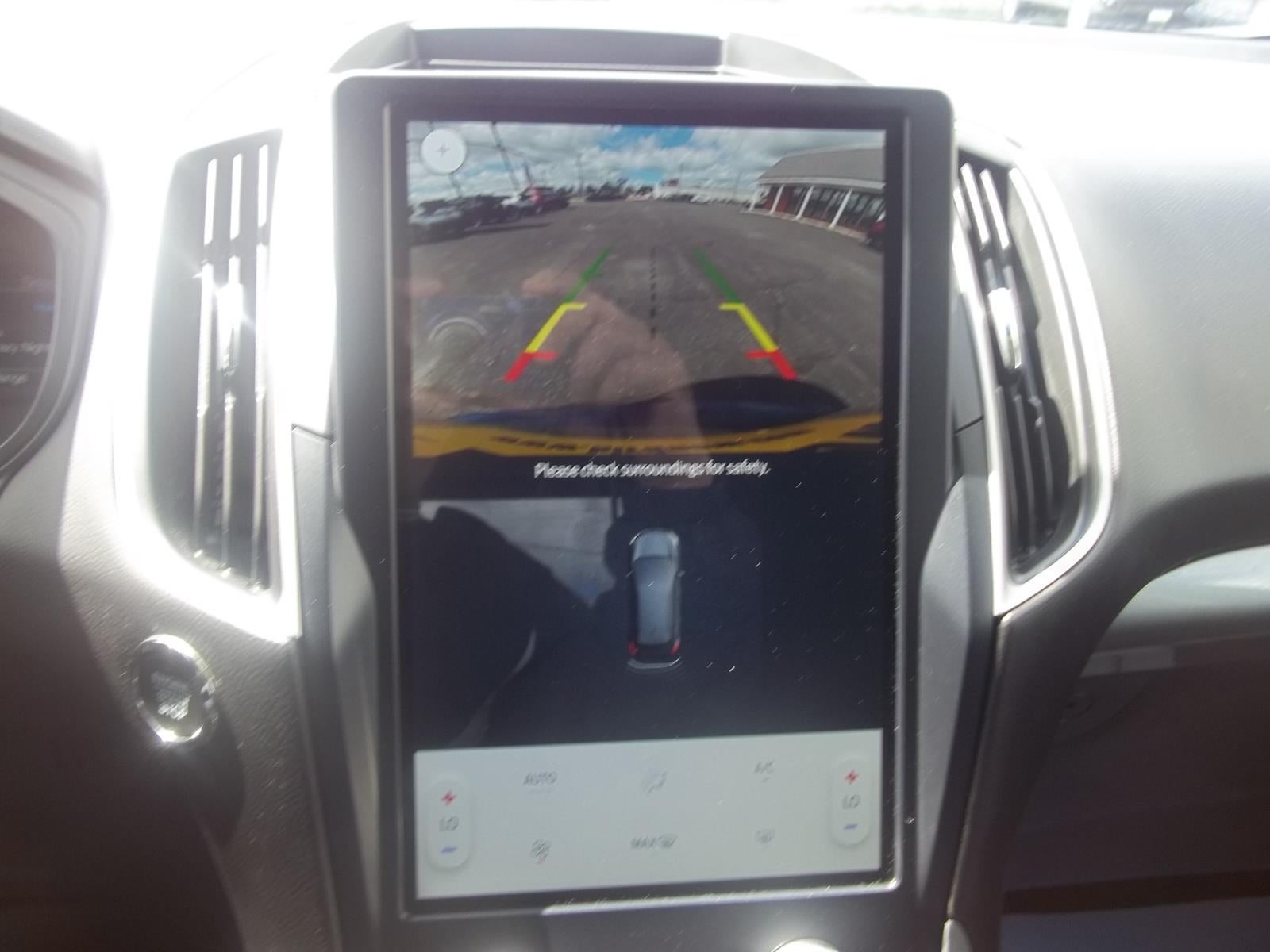 2022 Ford Edge SE