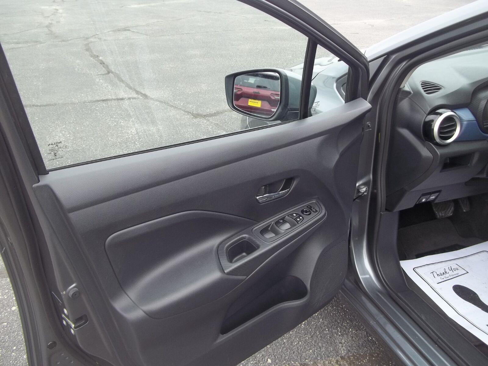 2025 Nissan Versa SV